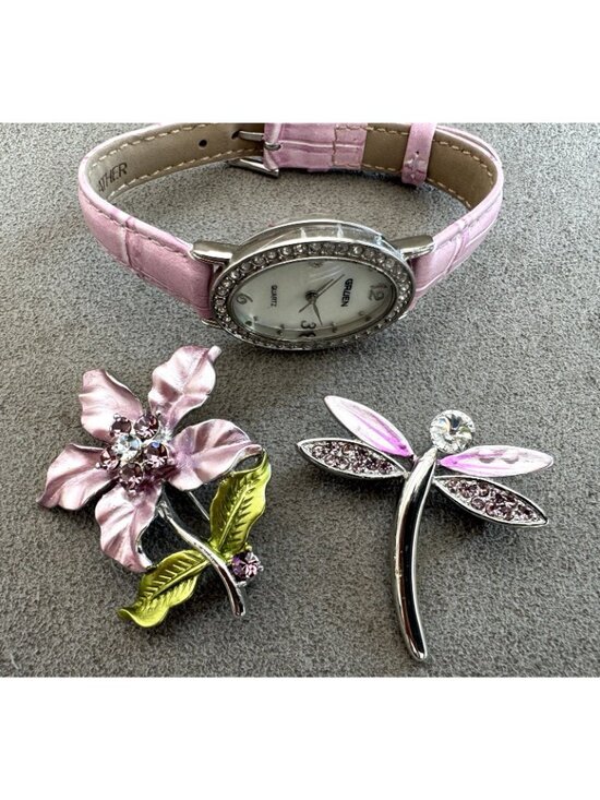 Vtg GRUEN Women\'s WATCH + 2 Enamel BROOCHES Dragonfly & Flower UNUSED in BOX